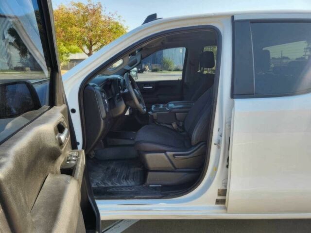 Белый Шевроле Сильверадо, объемом двигателя 5.3 л и пробегом 39 тыс. км за 27000 $, фото 8 на Automoto.ua