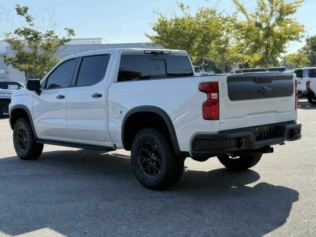 Белый Шевроле Сильверадо, объемом двигателя 3 л и пробегом 16 тыс. км за 22500 $, фото 3 на Automoto.ua