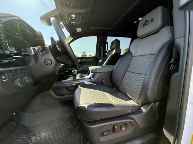 Белый Шевроле Сильверадо, объемом двигателя 3 л и пробегом 16 тыс. км за 22500 $, фото 7 на Automoto.ua