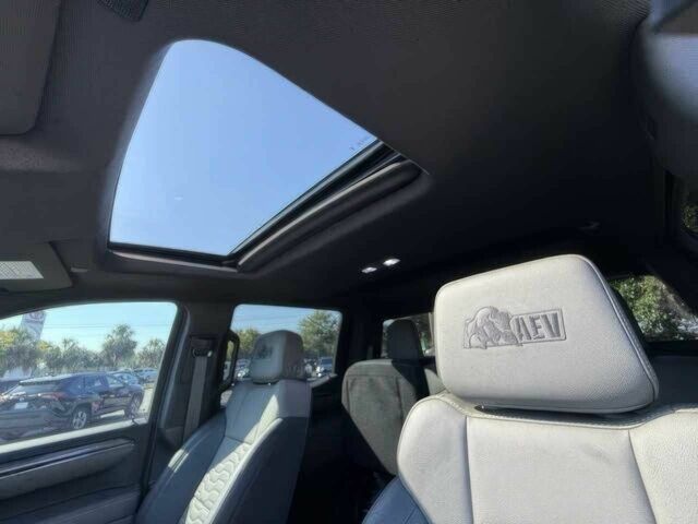 Белый Шевроле Сильверадо, объемом двигателя 3 л и пробегом 16 тыс. км за 22500 $, фото 9 на Automoto.ua