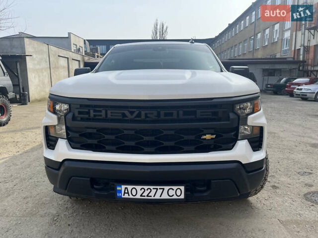 Белый Шевроле Сильверадо, объемом двигателя 5.33 л и пробегом 1 тыс. км за 79000 $, фото 3 на Automoto.ua