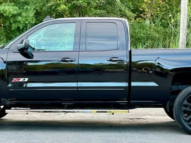 Черный Шевроле Сильверадо, объемом двигателя 5.3 л и пробегом 74 тыс. км за 11000 $, фото 3 на Automoto.ua