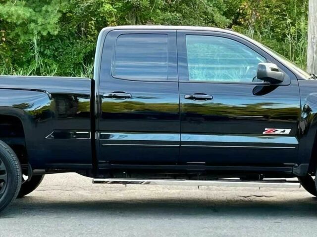 Черный Шевроле Сильверадо, объемом двигателя 5.3 л и пробегом 74 тыс. км за 11000 $, фото 7 на Automoto.ua