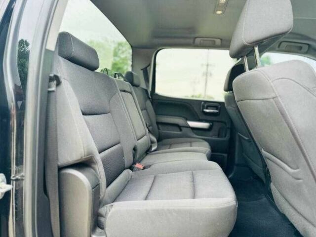 Черный Шевроле Сильверадо, объемом двигателя 5.3 л и пробегом 55 тыс. км за 6500 $, фото 10 на Automoto.ua