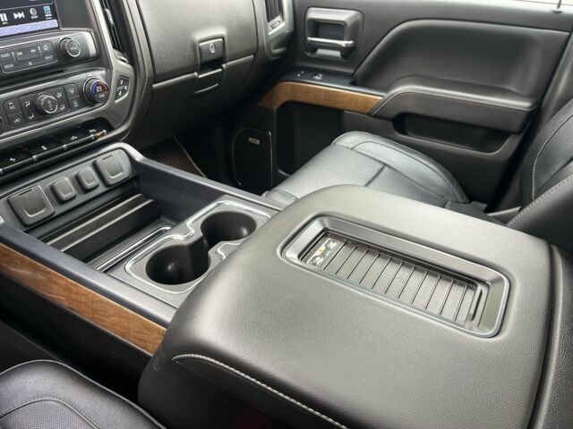 Черный Шевроле Сильверадо, объемом двигателя 5.3 л и пробегом 95 тыс. км за 33000 $, фото 15 на Automoto.ua