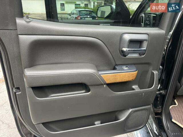 Черный Шевроле Сильверадо, объемом двигателя 5.33 л и пробегом 95 тыс. км за 33000 $, фото 23 на Automoto.ua