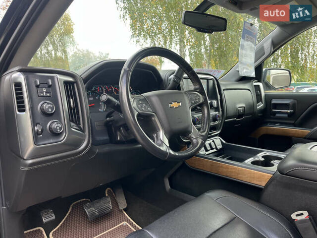 Черный Шевроле Сильверадо, объемом двигателя 5.33 л и пробегом 95 тыс. км за 33000 $, фото 13 на Automoto.ua