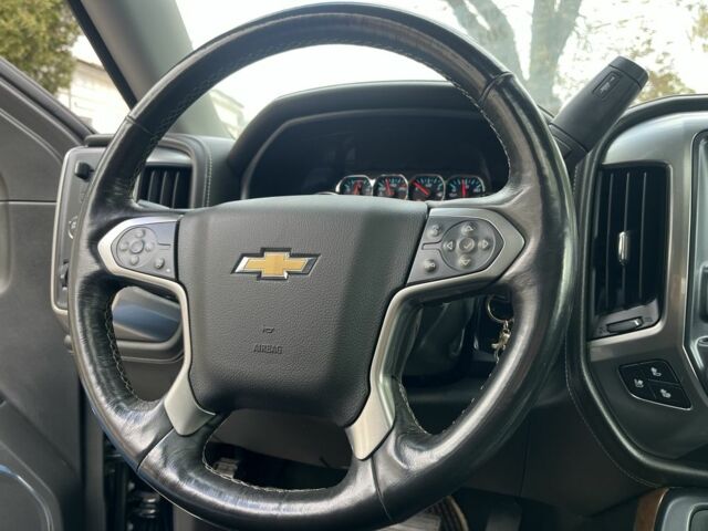 Черный Шевроле Сильверадо, объемом двигателя 5.3 л и пробегом 95 тыс. км за 33000 $, фото 11 на Automoto.ua