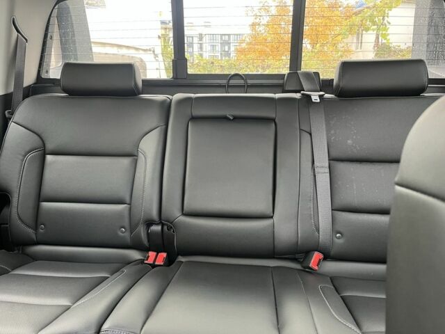 Черный Шевроле Сильверадо, объемом двигателя 5.3 л и пробегом 95 тыс. км за 33000 $, фото 14 на Automoto.ua