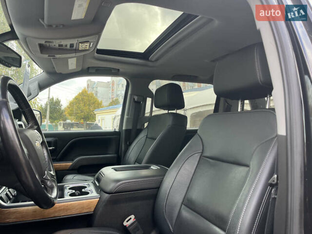 Черный Шевроле Сильверадо, объемом двигателя 5.33 л и пробегом 95 тыс. км за 33000 $, фото 12 на Automoto.ua