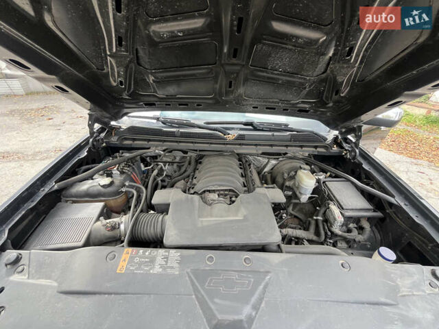 Черный Шевроле Сильверадо, объемом двигателя 5.33 л и пробегом 95 тыс. км за 33000 $, фото 28 на Automoto.ua