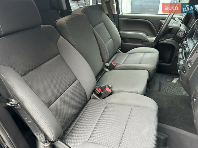 Черный Шевроле Сильверадо, объемом двигателя 5.33 л и пробегом 45 тыс. км за 28999 $, фото 13 на Automoto.ua