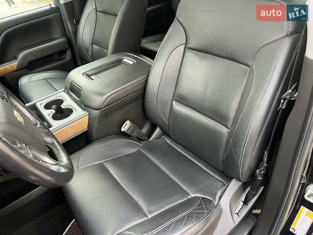 Черный Шевроле Сильверадо, объемом двигателя 5.33 л и пробегом 95 тыс. км за 33000 $, фото 15 на Automoto.ua