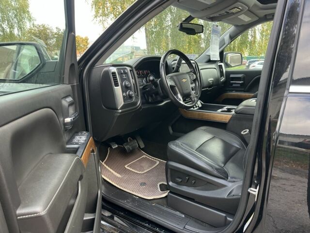 Черный Шевроле Сильверадо, объемом двигателя 5.3 л и пробегом 95 тыс. км за 33000 $, фото 6 на Automoto.ua