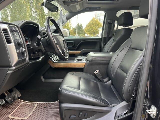 Черный Шевроле Сильверадо, объемом двигателя 5.3 л и пробегом 95 тыс. км за 33000 $, фото 21 на Automoto.ua