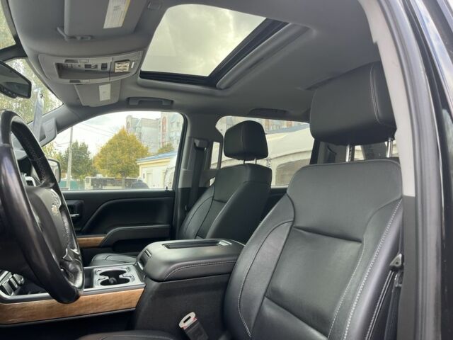 Черный Шевроле Сильверадо, объемом двигателя 5.3 л и пробегом 95 тыс. км за 33000 $, фото 8 на Automoto.ua