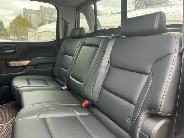 Черный Шевроле Сильверадо, объемом двигателя 5.3 л и пробегом 95 тыс. км за 33000 $, фото 18 на Automoto.ua