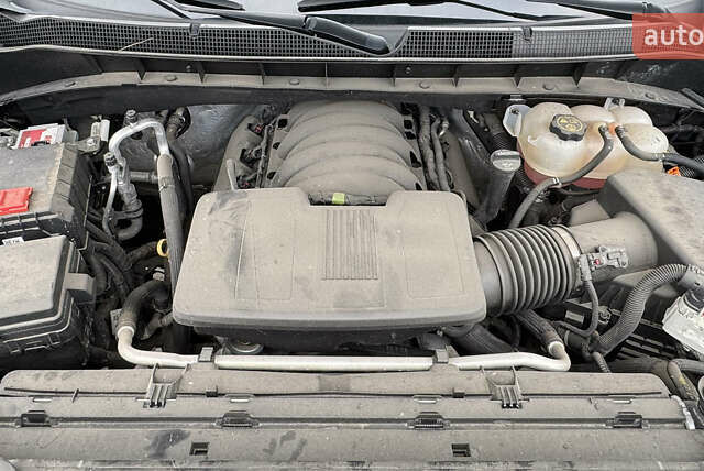 Черный Шевроле Сильверадо, объемом двигателя 5.33 л и пробегом 17 тыс. км за 43999 $, фото 47 на Automoto.ua