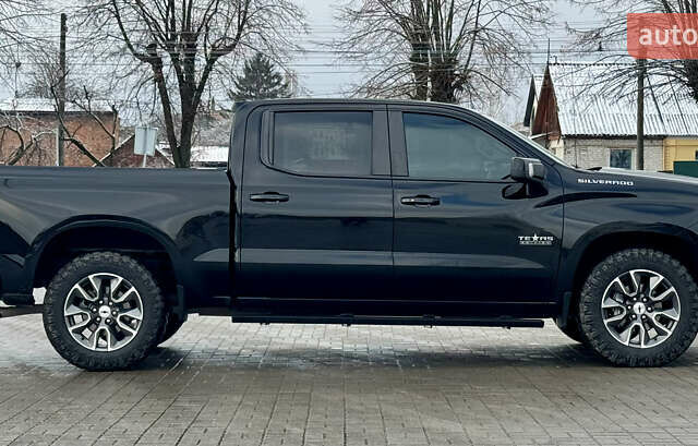 Черный Шевроле Сильверадо, объемом двигателя 5.33 л и пробегом 17 тыс. км за 43999 $, фото 11 на Automoto.ua