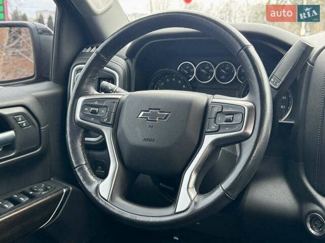 Черный Шевроле Сильверадо, объемом двигателя 5.33 л и пробегом 17 тыс. км за 43999 $, фото 42 на Automoto.ua