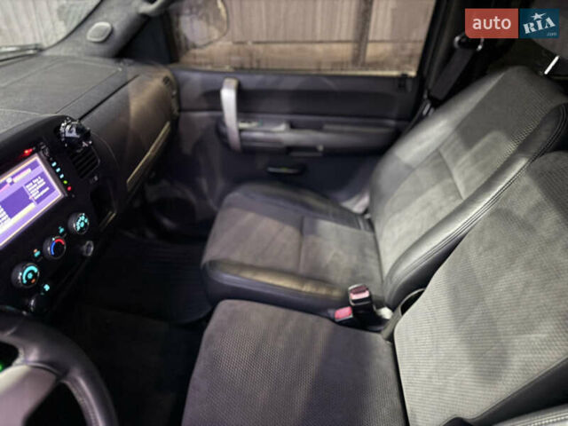 Серый Шевроле Сильверадо, объемом двигателя 4.8 л и пробегом 141 тыс. км за 15700 $, фото 24 на Automoto.ua