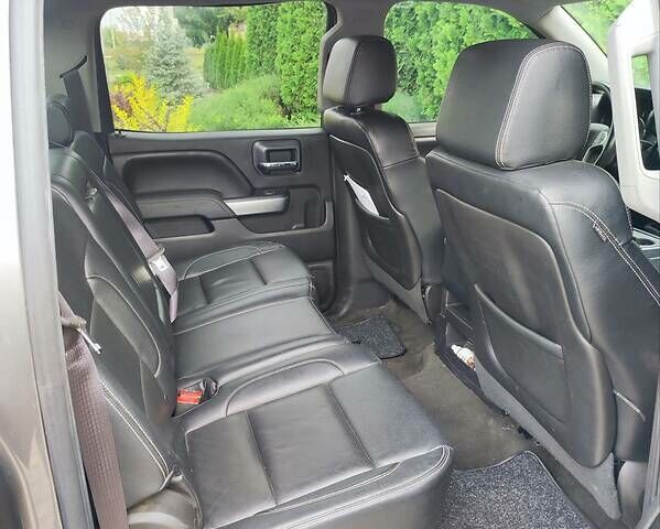 Сірий Шевроле Сільверадо, об'ємом двигуна 5.3 л та пробігом 188 тис. км за 15000 $, фото 8 на Automoto.ua