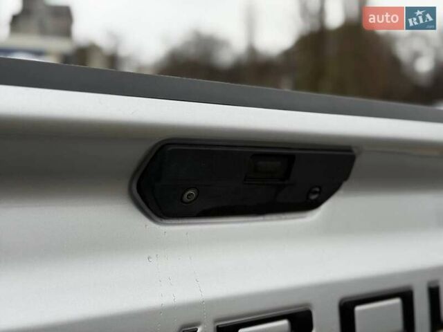 Серый Шевроле Сильверадо, объемом двигателя 3 л и пробегом 110 тыс. км за 45000 $, фото 12 на Automoto.ua