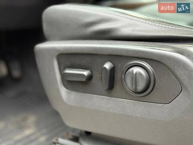 Серый Шевроле Сильверадо, объемом двигателя 3 л и пробегом 110 тыс. км за 45000 $, фото 13 на Automoto.ua