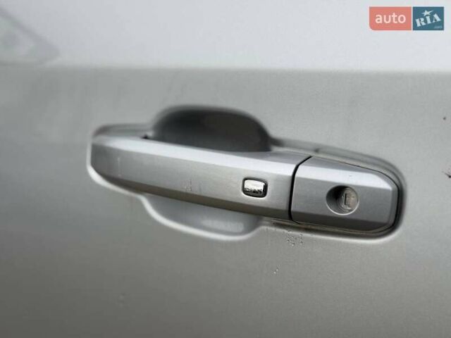 Серый Шевроле Сильверадо, объемом двигателя 3 л и пробегом 110 тыс. км за 45000 $, фото 14 на Automoto.ua