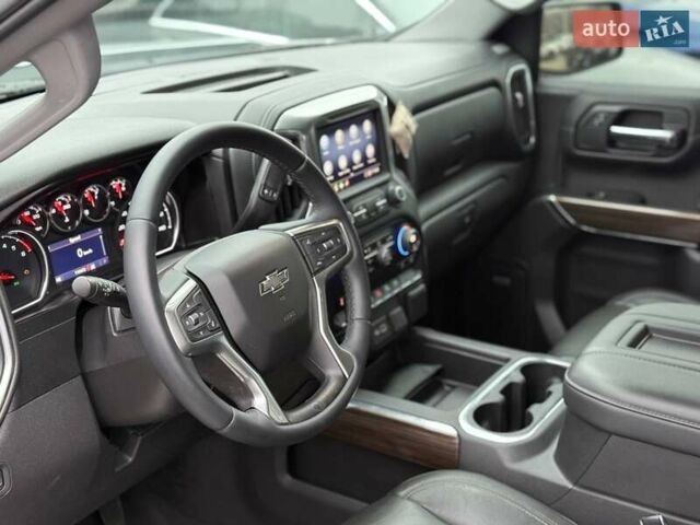 Серый Шевроле Сильверадо, объемом двигателя 3 л и пробегом 110 тыс. км за 45000 $, фото 22 на Automoto.ua