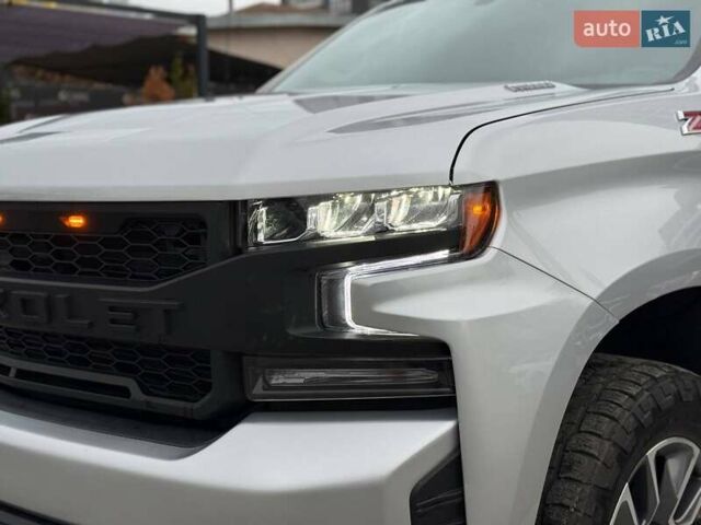 Серый Шевроле Сильверадо, объемом двигателя 3 л и пробегом 110 тыс. км за 45000 $, фото 9 на Automoto.ua