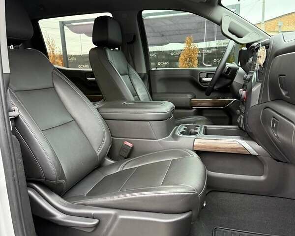 Серый Шевроле Сильверадо, объемом двигателя 3 л и пробегом 110 тыс. км за 45000 $, фото 31 на Automoto.ua