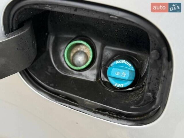 Серый Шевроле Сильверадо, объемом двигателя 3 л и пробегом 110 тыс. км за 45000 $, фото 16 на Automoto.ua