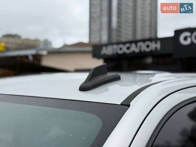 Серый Шевроле Сильверадо, объемом двигателя 3 л и пробегом 110 тыс. км за 45000 $, фото 15 на Automoto.ua