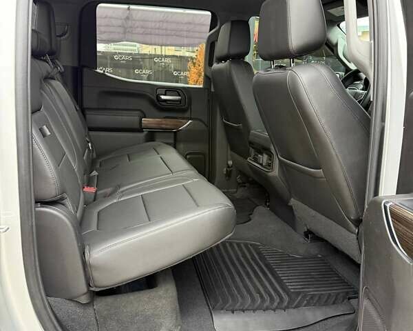 Серый Шевроле Сильверадо, объемом двигателя 3 л и пробегом 110 тыс. км за 45000 $, фото 34 на Automoto.ua