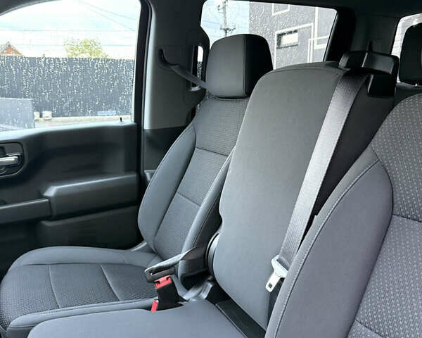 Серый Шевроле Сильверадо, объемом двигателя 2.73 л и пробегом 65 тыс. км за 43500 $, фото 11 на Automoto.ua