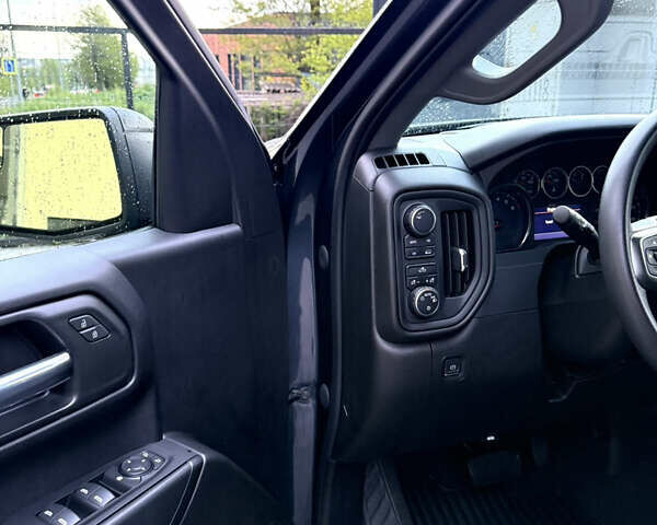 Серый Шевроле Сильверадо, объемом двигателя 2.73 л и пробегом 65 тыс. км за 43500 $, фото 8 на Automoto.ua