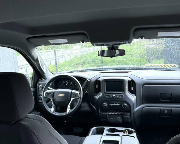 Серый Шевроле Сильверадо, объемом двигателя 2.73 л и пробегом 65 тыс. км за 43500 $, фото 16 на Automoto.ua