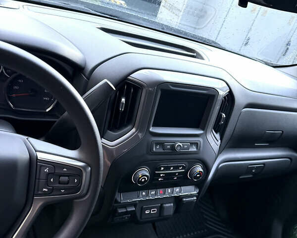 Серый Шевроле Сильверадо, объемом двигателя 2.73 л и пробегом 65 тыс. км за 43500 $, фото 9 на Automoto.ua