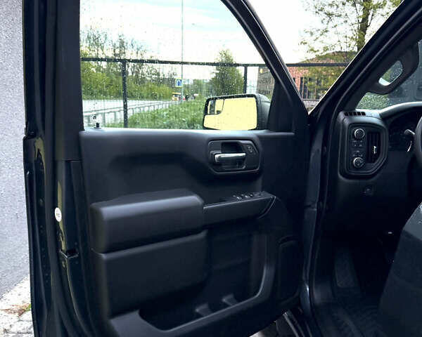 Серый Шевроле Сильверадо, объемом двигателя 2.73 л и пробегом 65 тыс. км за 43500 $, фото 7 на Automoto.ua