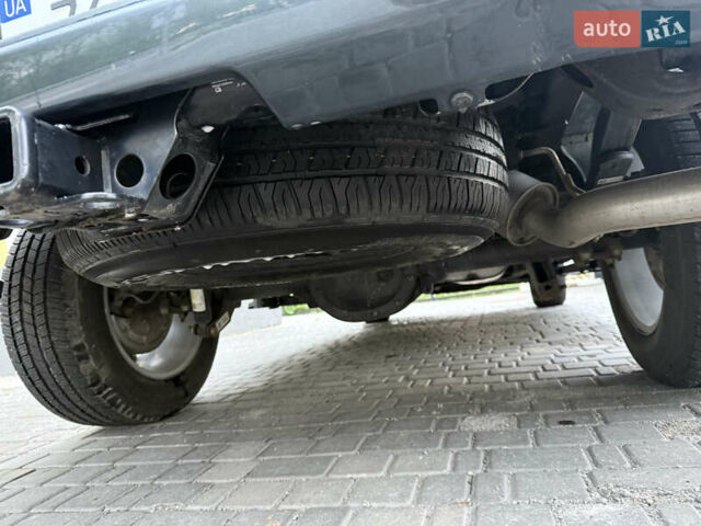 Серый Шевроле Сильверадо, объемом двигателя 2.73 л и пробегом 65 тыс. км за 43500 $, фото 18 на Automoto.ua