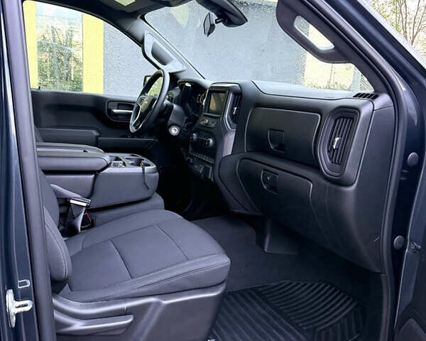 Серый Шевроле Сильверадо, объемом двигателя 2.73 л и пробегом 65 тыс. км за 43500 $, фото 14 на Automoto.ua