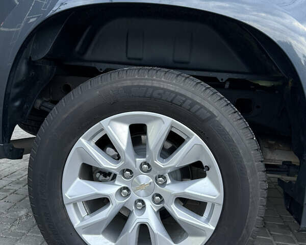 Серый Шевроле Сильверадо, объемом двигателя 2.73 л и пробегом 65 тыс. км за 43500 $, фото 19 на Automoto.ua