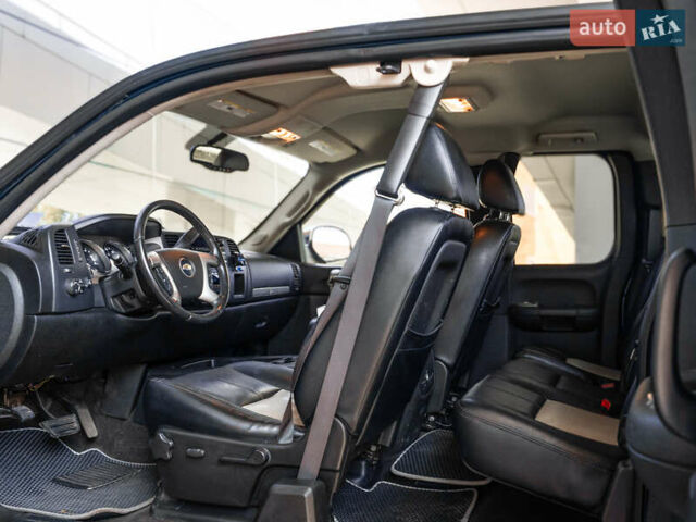 Синий Шевроле Сильверадо, объемом двигателя 5.33 л и пробегом 194 тыс. км за 13700 $, фото 16 на Automoto.ua