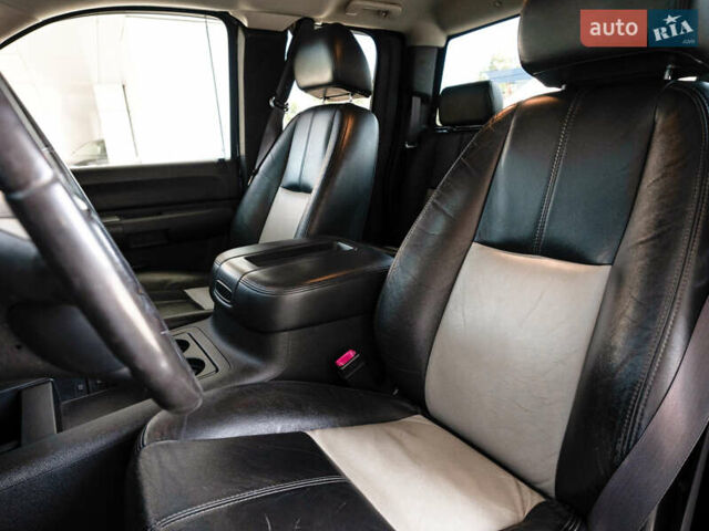 Синий Шевроле Сильверадо, объемом двигателя 5.33 л и пробегом 194 тыс. км за 13700 $, фото 12 на Automoto.ua