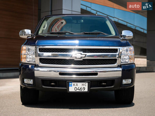 Синий Шевроле Сильверадо, объемом двигателя 5.33 л и пробегом 194 тыс. км за 13700 $, фото 8 на Automoto.ua