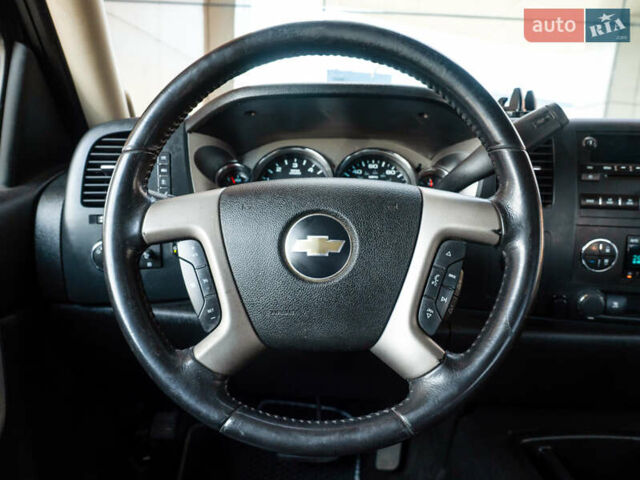 Синий Шевроле Сильверадо, объемом двигателя 5.33 л и пробегом 194 тыс. км за 13700 $, фото 10 на Automoto.ua