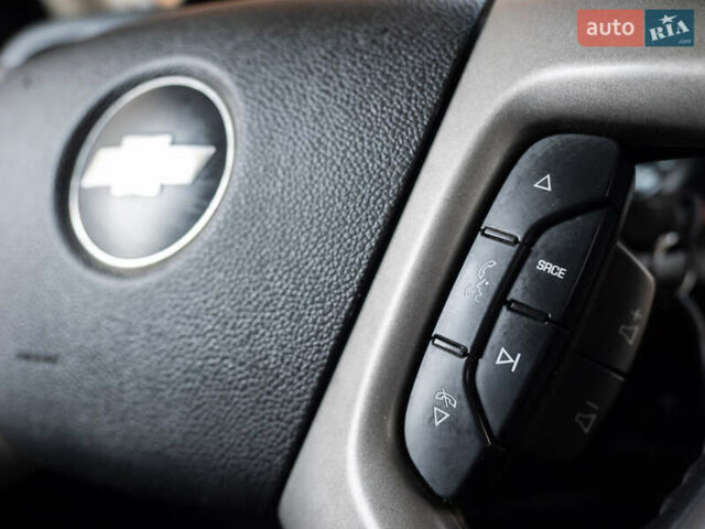 Синий Шевроле Сильверадо, объемом двигателя 5.33 л и пробегом 194 тыс. км за 13700 $, фото 18 на Automoto.ua