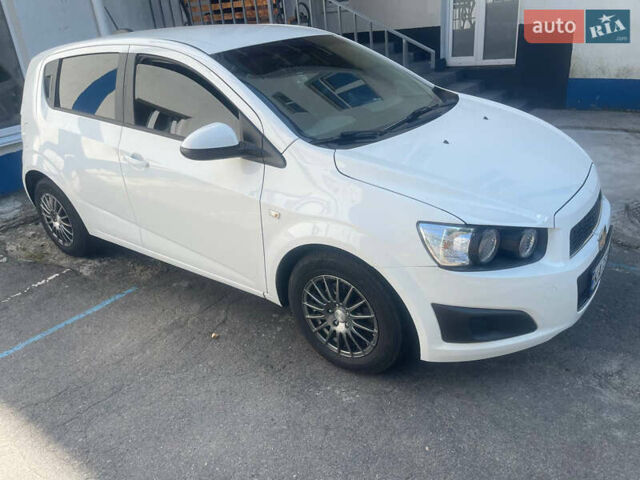 Білий Шевроле Сонік, об'ємом двигуна 1.8 л та пробігом 180 тис. км за 7500 $, фото 1 на Automoto.ua
