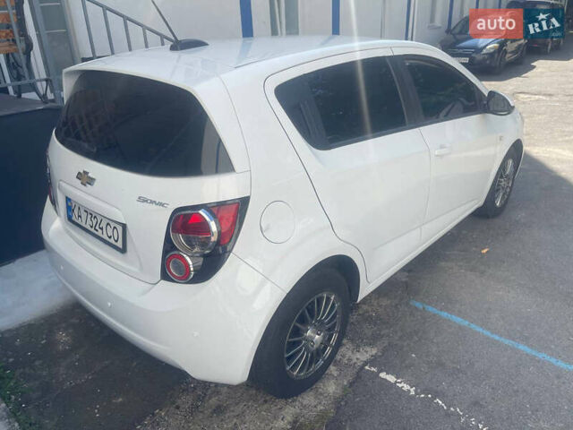 Білий Шевроле Сонік, об'ємом двигуна 1.8 л та пробігом 180 тис. км за 7500 $, фото 3 на Automoto.ua